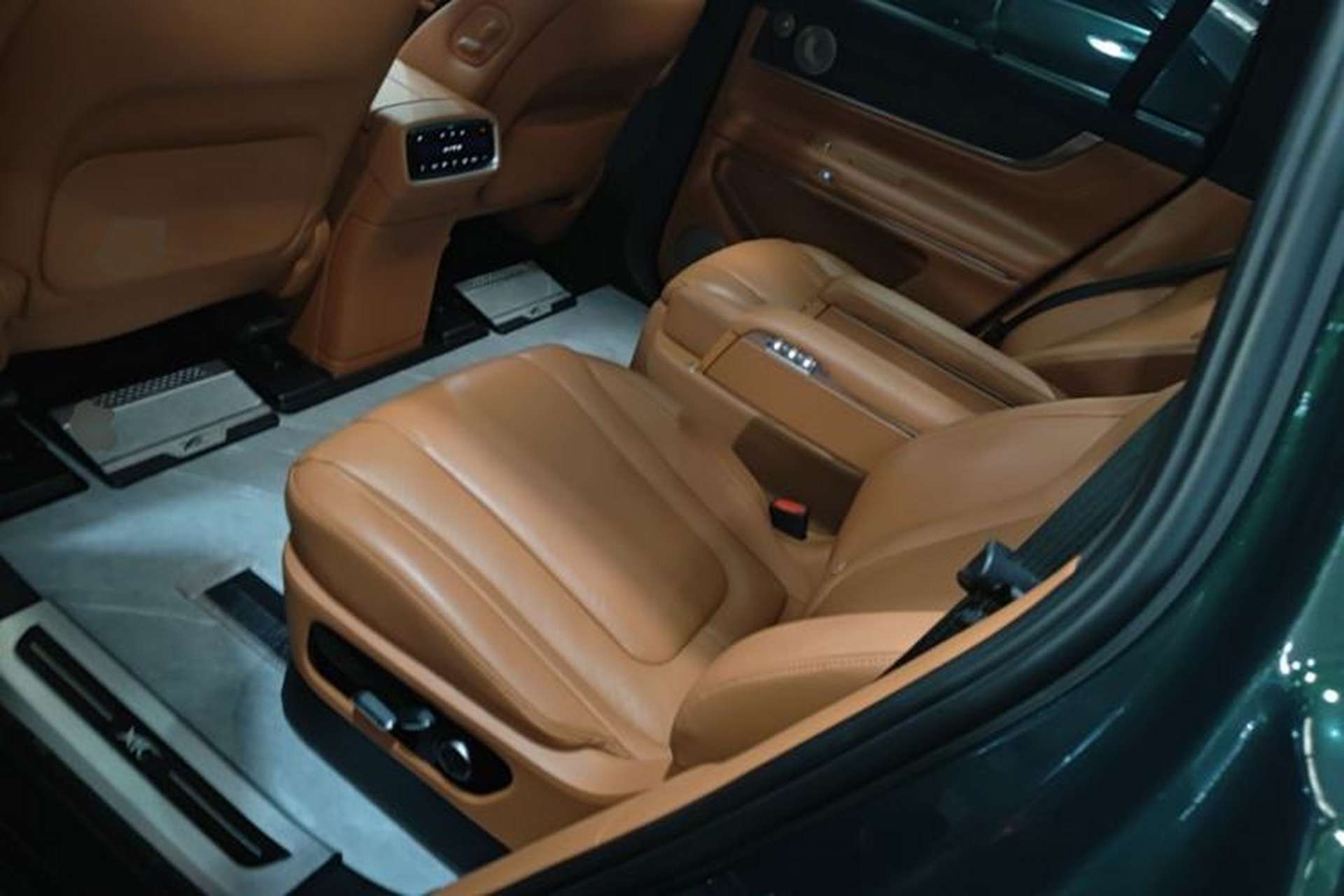 Used Hima AITO M9 2024 Range-Extended Ultra Version 42 kWh 6-Seater Model Left Rear Seat