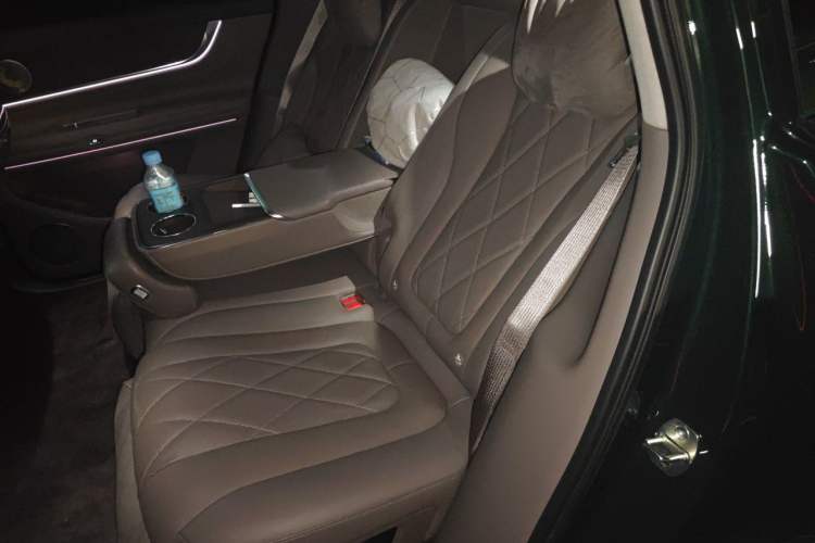 Used Hima AITO M9 2024 Range-Extended Max Edition 42 kWh 5-Seater Version Left Rear Seat