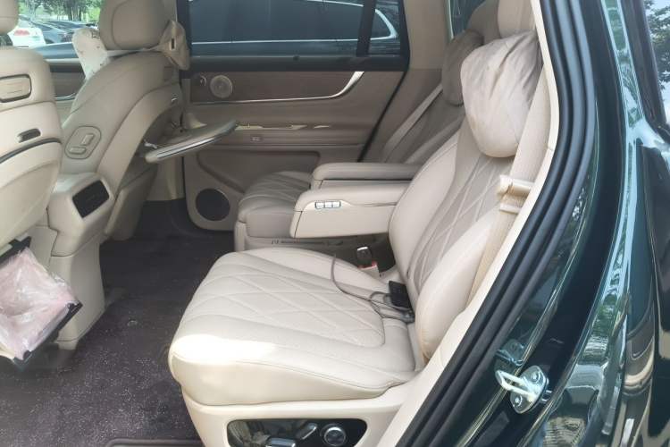 Used Hima AITO M9 2024 Range-Extended Ultra Version 52 kWh 6-Seater Model Left Rear Seat