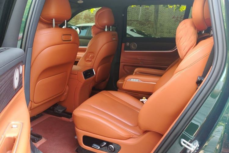 Used Hima AITO M9 2024 Range-Extended Max Edition 52 kWh 6-Seater Version Left Rear Seat