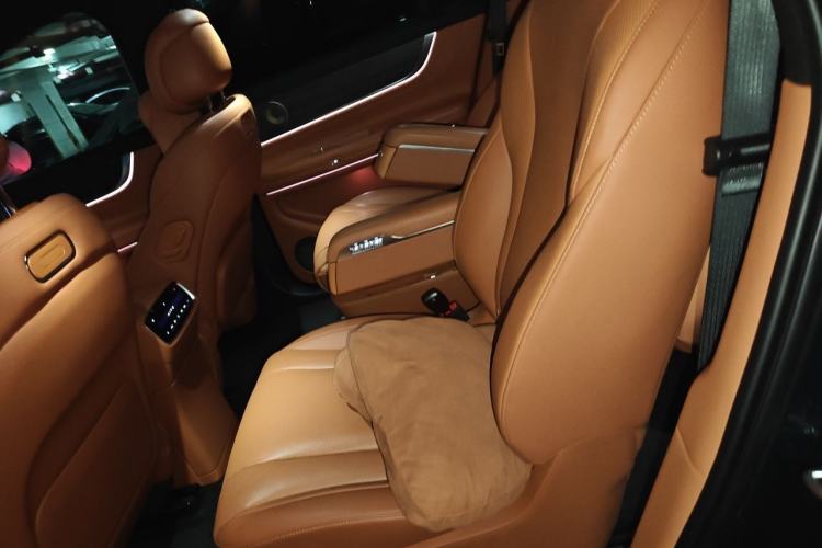Used Hima AITO M9 2024 Range-Extended Max Edition 42 kWh 6-Seater Version Left Rear Seat