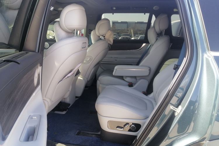 Used Hima AITO M9 2024 Range-Extended Ultra Version 42 kWh 6-Seater Model Left Rear Seat