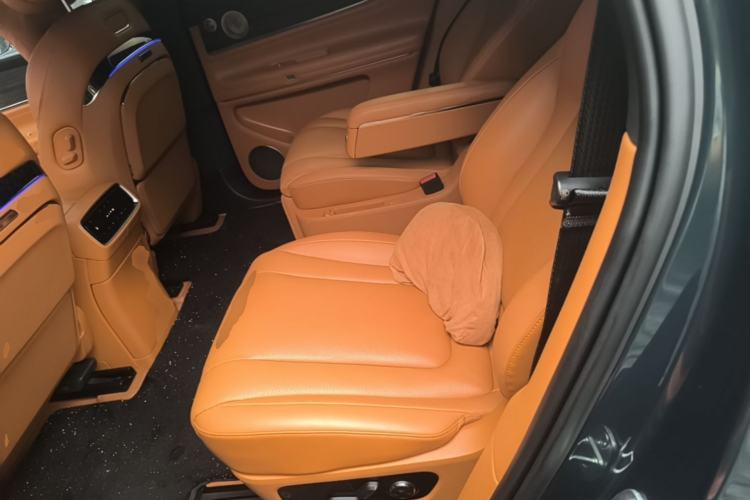 Used Hima AITO M9 2024 Range-Extended Ultra Version 42 kWh 6-Seater Model Left Rear Seat