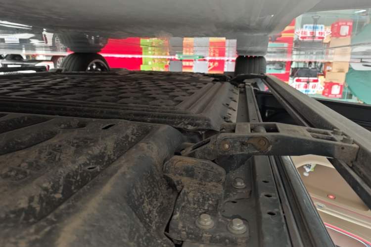 Used Hima AITO M9 2024 Range-Extended Max Edition 42 kWh 6-Seater Version Left Side Sill