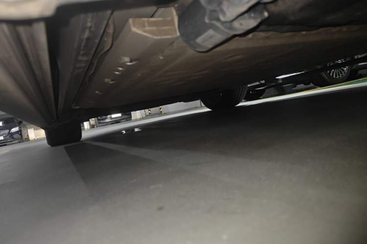 Used Hima AITO M9 2024 Range-Extended Ultra Version 42 kWh 6-Seater Model Left Side Sill
