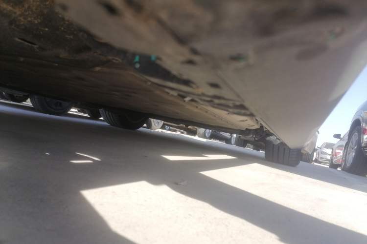 Used Hima AITO M9 2024 Range-Extended Ultra Version 52 kWh 5-Seater Model Left Side Sill