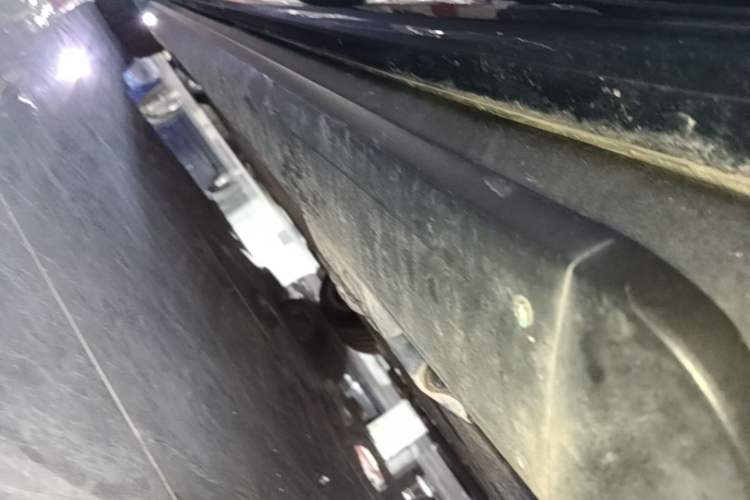 Used Hima AITO M9 2024 Range-Extended Ultra Version 52 kWh 6-Seater Model Left Side Sill