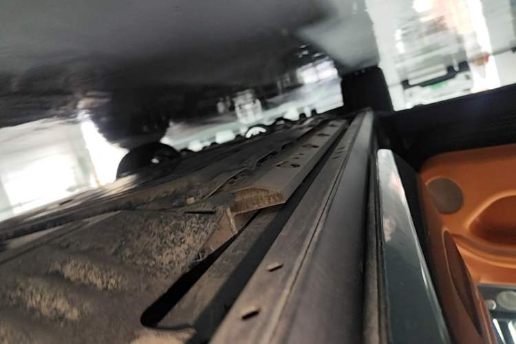 Used Hima AITO M9 2024 Range-Extended Ultra Version 42 kWh 6-Seater Model Left Side Sill