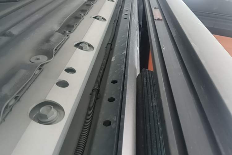 Used Hima AITO M9 2024 Range-Extended Ultra Version 42 kWh 6-Seater Model Left Side Sill