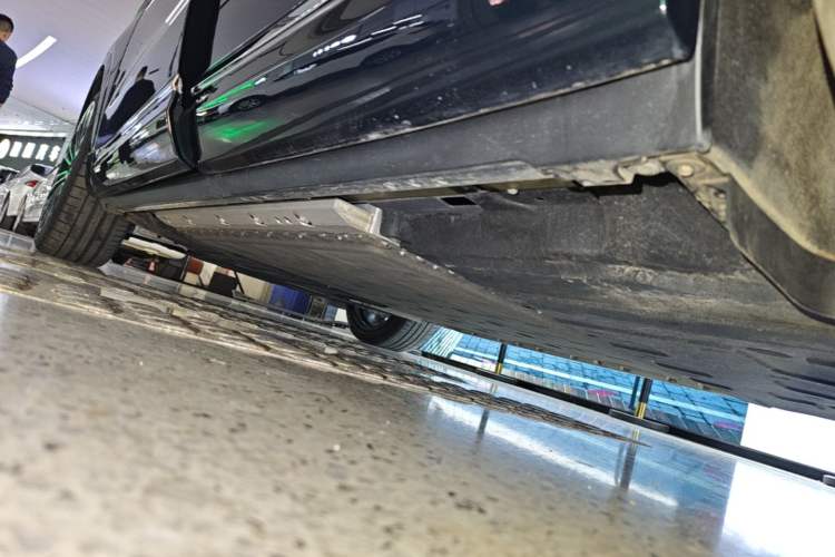 Used Hima AITO M9 2024 Range-Extended Ultra Version 42 kWh 6-Seater Model Left Side Sill