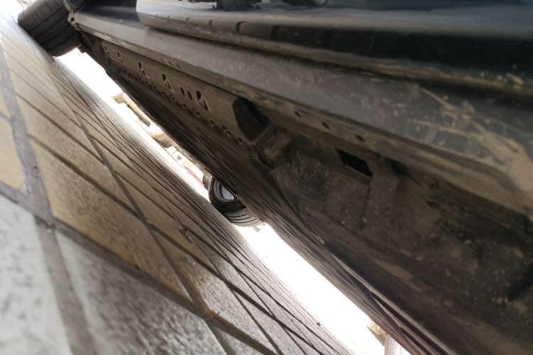 Used Hima AITO M9 2024 Range-Extended Ultra Version 42 kWh 6-Seater Model Left Side Sill