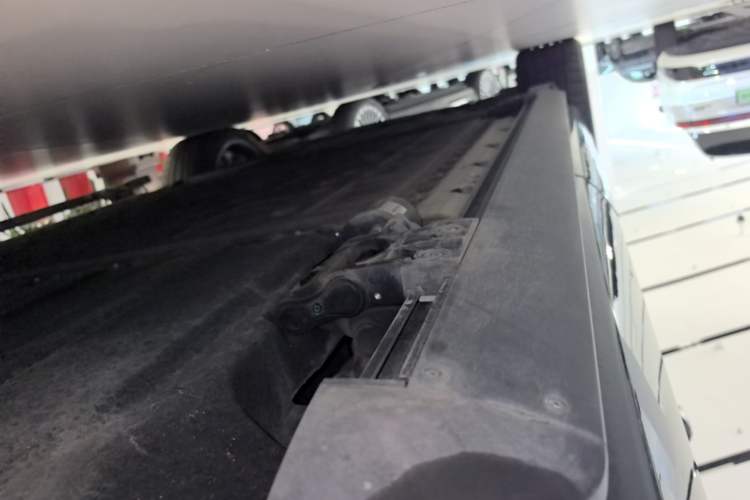 Used Hima AITO M9 2024 Range-Extended Max Edition 42 kWh 6-Seater Version Left Side Sill