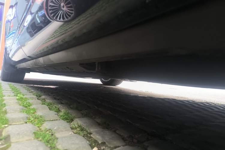 Used Hima AITO M9 2024 Range-Extended Ultra Version 42 kWh 6-Seater Model Left Side Sill