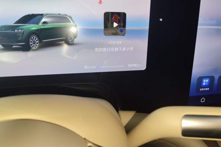 Used Hima AITO M9 2024 All-Electric Ultra Version 100 kWh 6-Seater Model Odometer Close Up