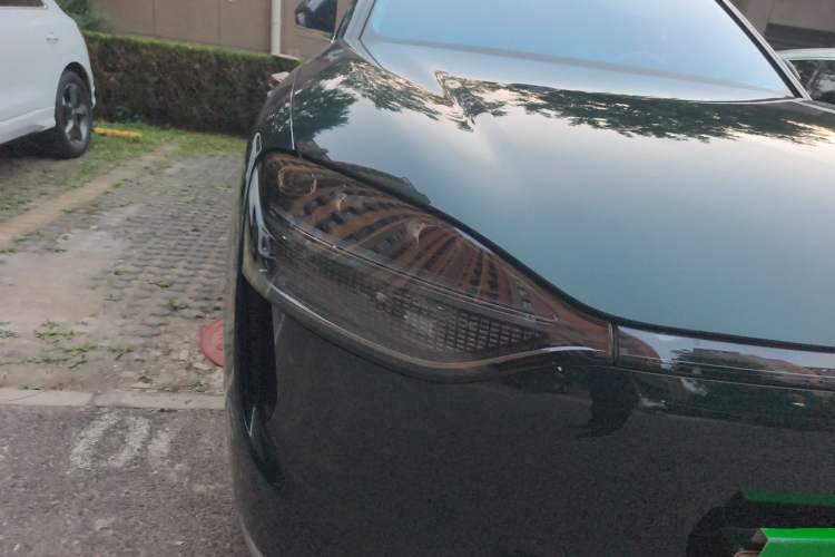 Used Hima AITO M9 2024 Range-Extended Ultra Version 52 kWh 5-Seater Model Right Front Headlight