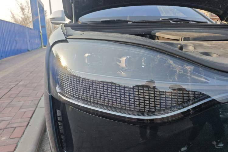 Used Hima AITO M9 2024 Range-Extended Ultra Version 52 kWh 6-Seater Model Right Front Headlight
