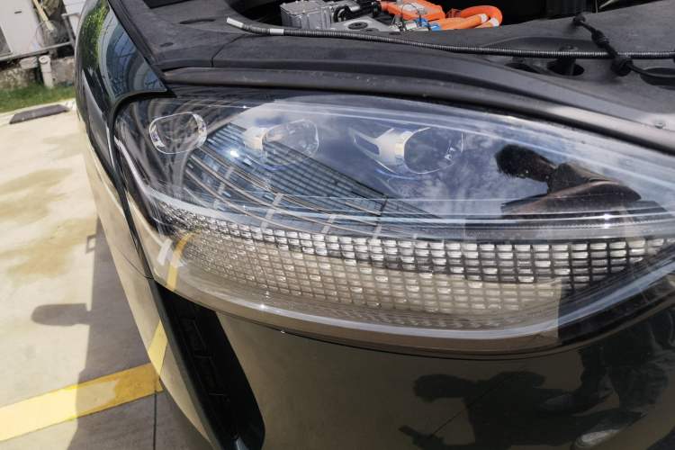Used Hima AITO M9 2024 Range-Extended Ultra Version 42 kWh 6-Seater Model Right Front Headlight