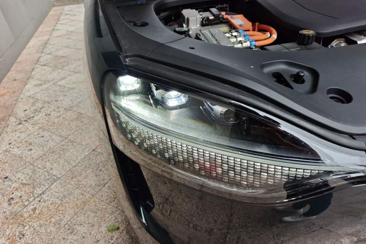 Used Hima AITO M9 2024 Range-Extended Ultra Version 52 kWh 6-Seater Model Right Front Headlight