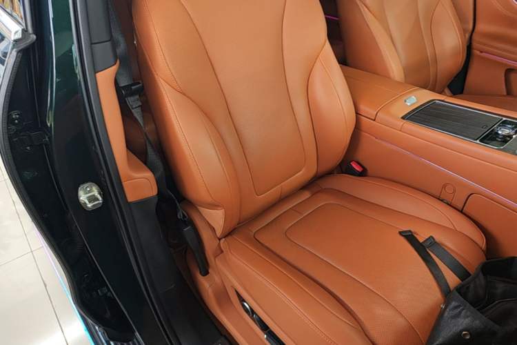 Used Hima AITO M9 2024 Range-Extended Max Edition 42 kWh 6-Seater Version Right Front Seat