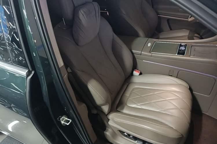 Used Hima AITO M9 2024 Range-Extended Ultra Version 52 kWh 5-Seater Model Right Front Seat
