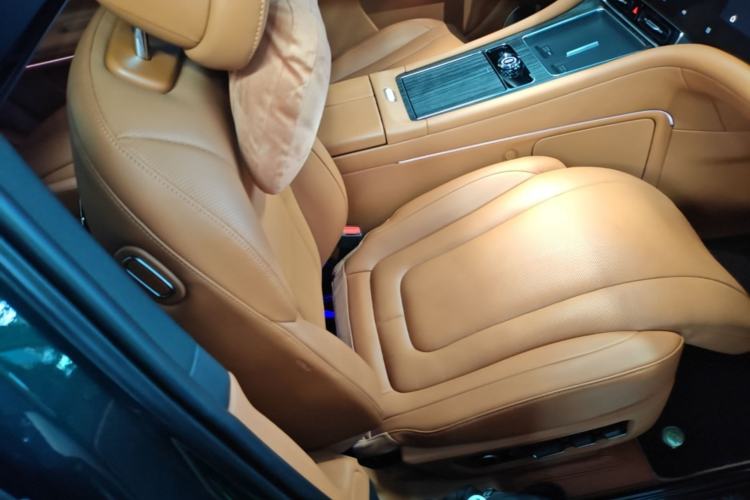 Used Hima AITO M9 2024 Range-Extended Ultra Version 52 kWh 6-Seater Model Right Front Seat