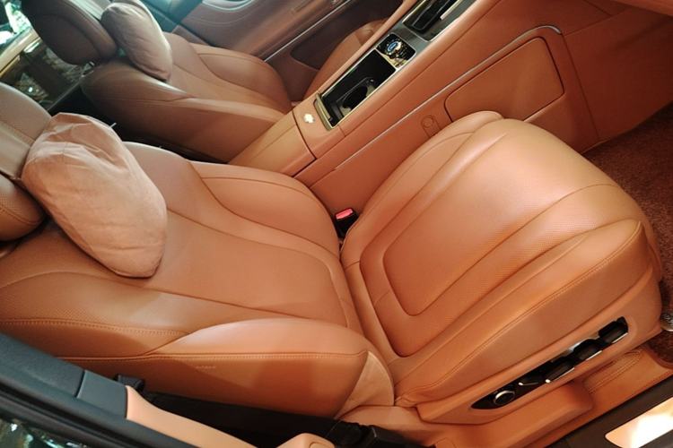 Used Hima AITO M9 2024 Range-Extended Max Edition 42 kWh 6-Seater Version Right Front Seat
