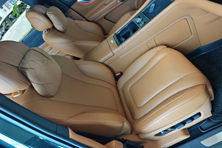 Used Hima AITO M9 2024 Range-Extended Ultra Version 42 kWh 6-Seater Model Right Front Seat
