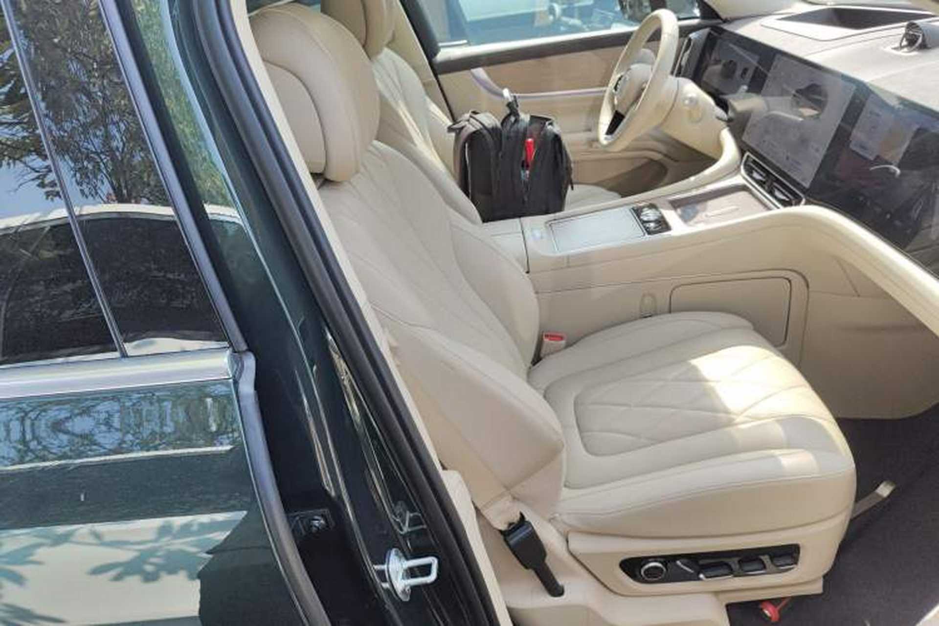 Used Hima AITO M9 2024 Range-Extended Ultra Version 42 kWh 6-Seater Model Right Front Seat