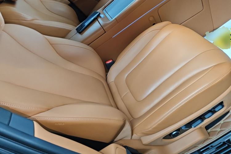 Used Hima AITO M9 2024 Range-Extended Ultra Version 42 kWh 6-Seater Model Right Front Seat