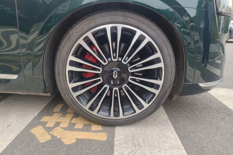 Used Hima AITO M9 2024 Range-Extended Ultra Version 42 kWh 6-Seater Model Right Front Wheel Hub