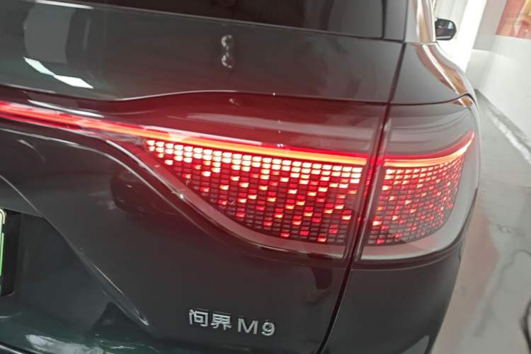 Used Hima AITO M9 2024 Range-Extended Ultra Version 42 kWh 6-Seater Model Right Rear Taillight