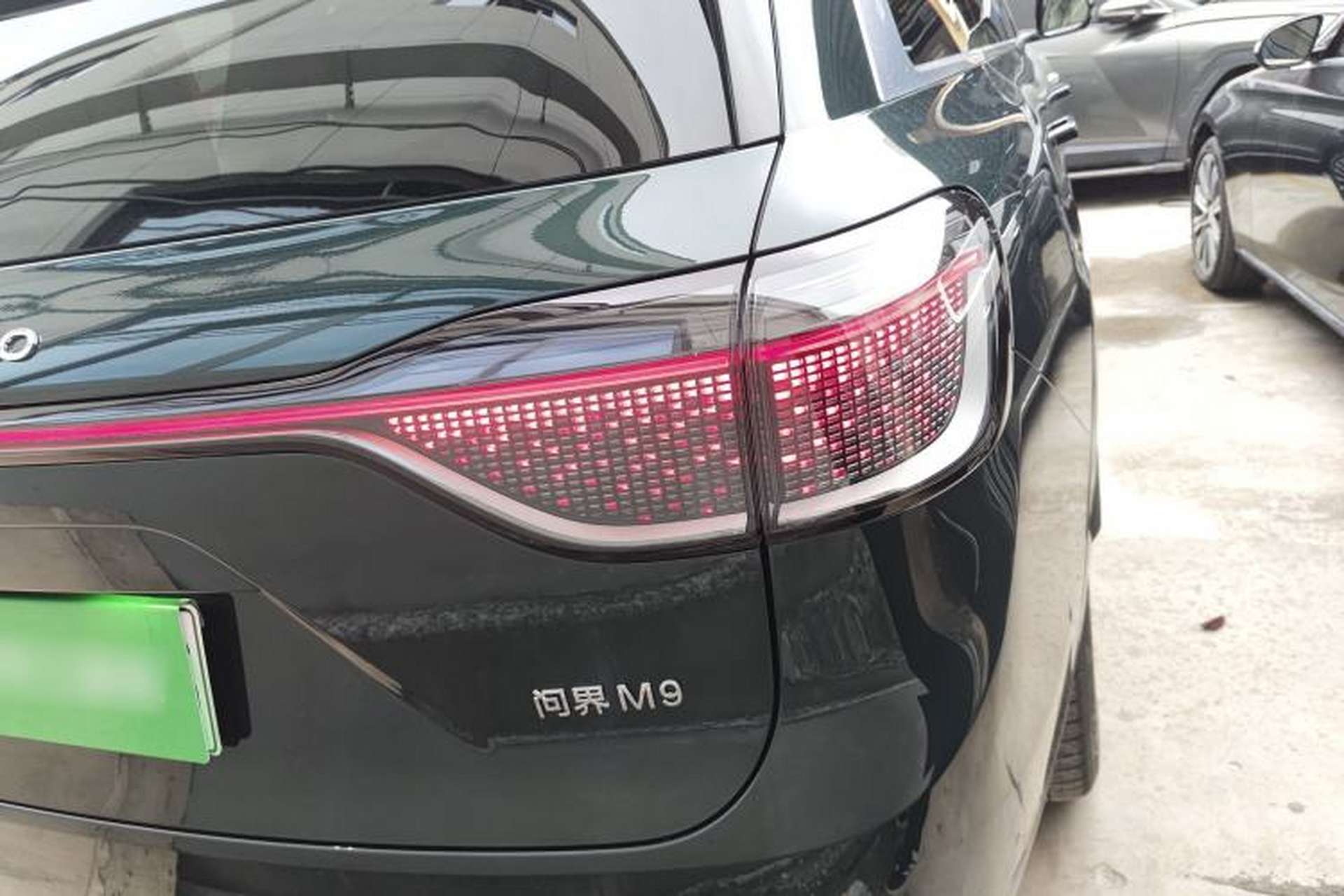 Used Hima AITO M9 2024 Range-Extended Ultra Version 42 kWh 6-Seater Model Right Rear Taillight