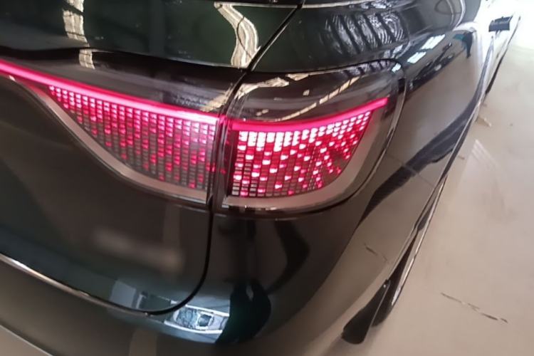 Used Hima AITO M9 2024 All-Electric Max Version 100 kWh 6-Seater Right Rear Taillight
