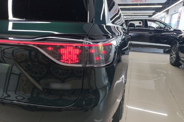 Used Hima AITO M9 2024 Range-Extended Max Edition 42 kWh 6-Seater Version Right Rear Taillight