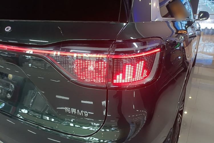 Used Hima AITO M9 2024 Range-Extended Ultra Version 52 kWh 5-Seater Model Right Rear Taillight