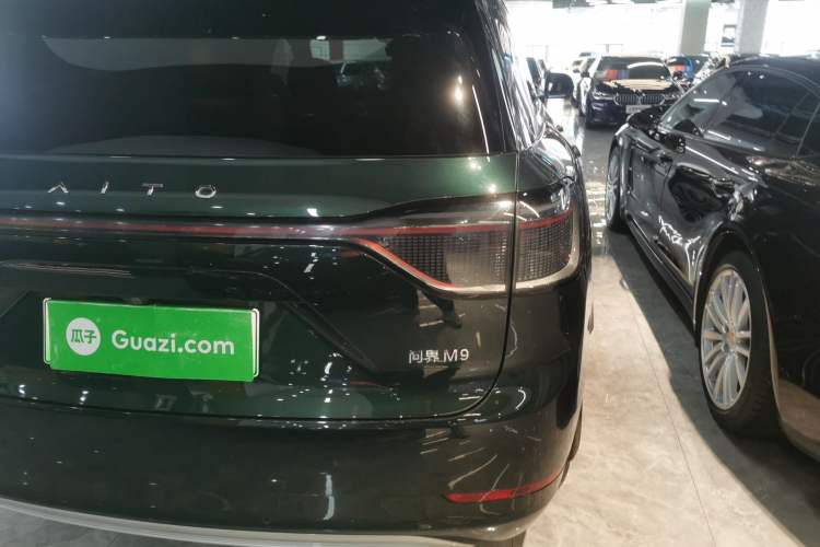 Used Hima AITO M9 2024 Range-Extended Ultra Version 42 kWh 6-Seater Model Right Rear Taillight