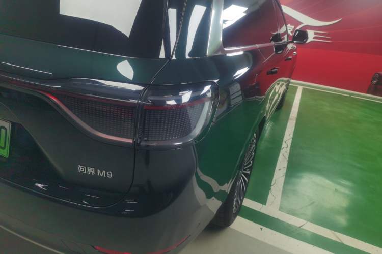 Used Hima AITO M9 2024 Range-Extended Ultra Version 52 kWh 5-Seater Model Right Rear Taillight