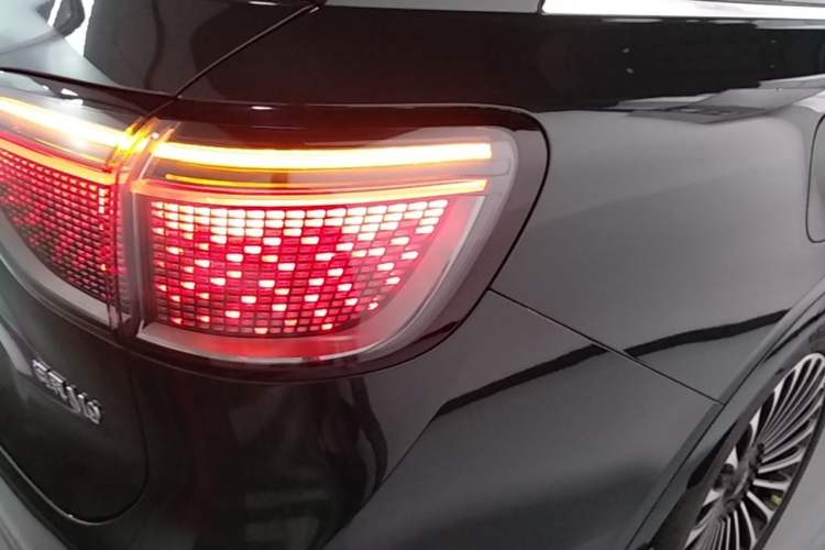 Used Hima AITO M9 2024 Range-Extended Ultra Version 42 kWh 6-Seater Model Right Rear Taillight