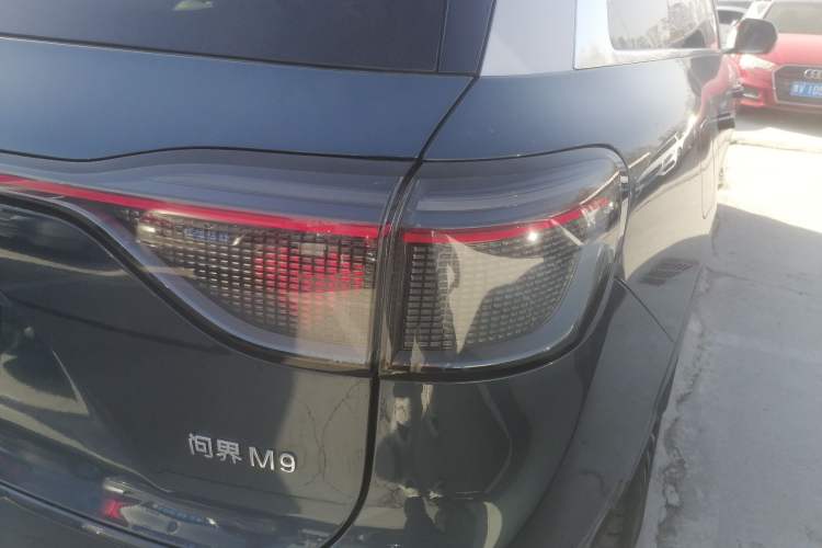 Used Hima AITO M9 2024 Range-Extended Ultra Version 52 kWh 5-Seater Model Right Rear Taillight