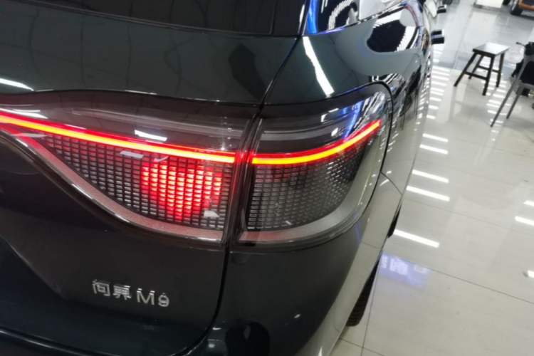 Used Hima AITO M9 2024 Range-Extended Max Edition 42 kWh 6-Seater Version Right Rear Taillight
