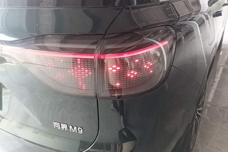 Used Hima AITO M9 2024 Range-Extended Ultra Version 42 kWh 6-Seater Model Right Rear Taillight