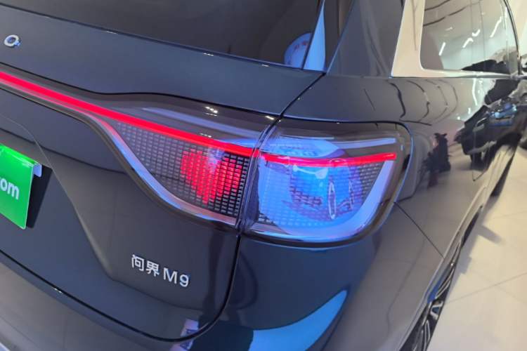 Used Hima AITO M9 2024 Range-Extended Max Edition 42 kWh 6-Seater Version Right Rear Taillight