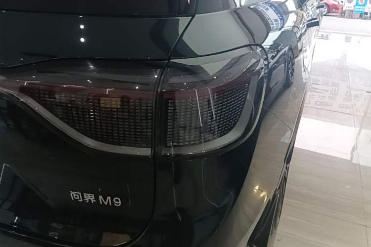 Used Hima AITO M9 2024 Range-Extended Ultra Version 42 kWh 6-Seater Model Right Rear Taillight