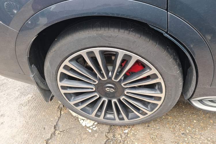 Used Hima AITO M9 2024 All-Electric Ultra Version 100 kWh 6-Seater Model Right Rear Wheel Hub