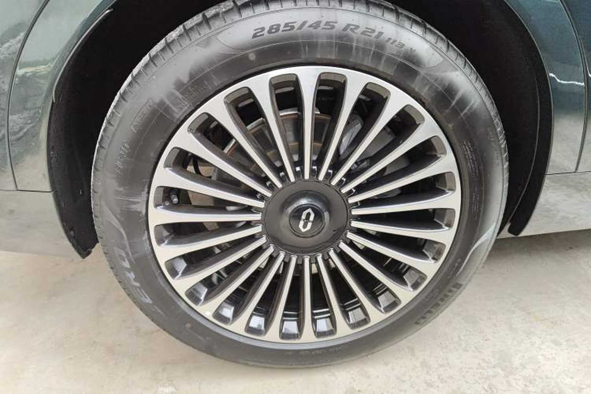 Used Hima AITO M9 2024 Range-Extended Ultra Version 42 kWh 6-Seater Model Right Rear Wheel Hub