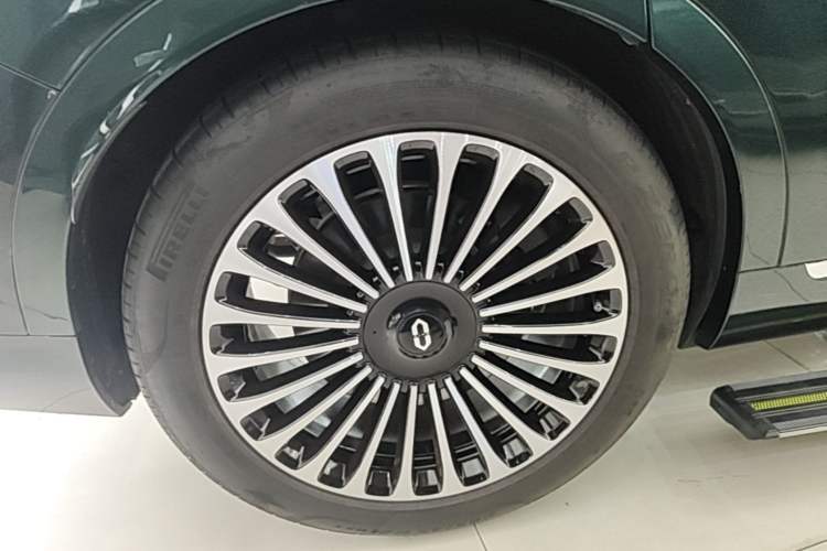 Used Hima AITO M9 2024 Range-Extended Ultra Version 52 kWh 6-Seater Model Right Rear Wheel Hub