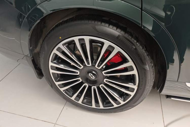 Used Hima AITO M9 2024 Range-Extended Max Edition 42 kWh 6-Seater Version Right Rear Wheel Hub