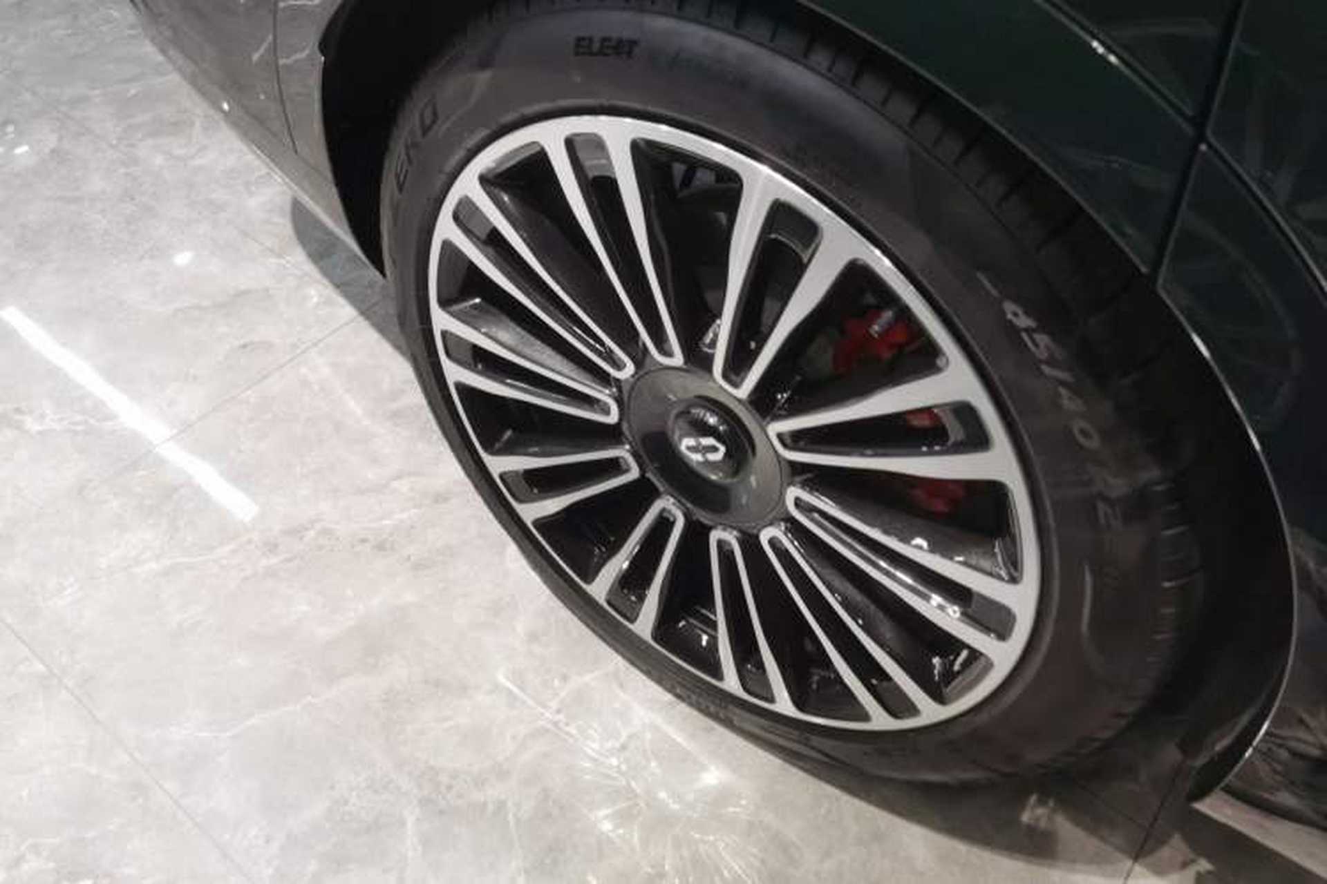 Used Hima AITO M9 2024 Range-Extended Ultra Version 42 kWh 6-Seater Model Right Rear Wheel Hub