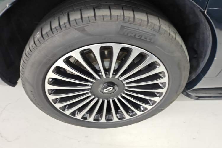 Used Hima AITO M9 2024 Range-Extended Ultra Version 52 kWh 6-Seater Model Right Rear Wheel Hub