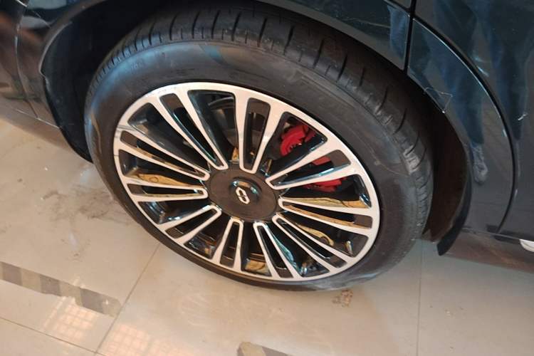Used Hima AITO M9 2024 Range-Extended Max Edition 42 kWh 6-Seater Version Right Rear Wheel Hub